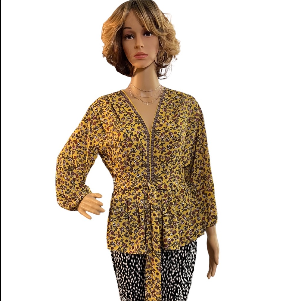 Max Studio blouse with tie at waist. Stretch in the back waist area.